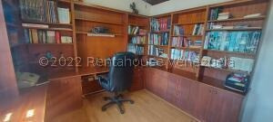 Imagen 8 de 16 de Casa En Venta En Santa Sofia 22-28635 Ymanol E. 0414 3227631