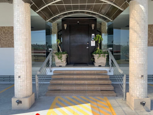 Amplio Departamento, Con Privilegiada Ubicacion Sobre Ave. Lazaro Cardenas En Monterrey