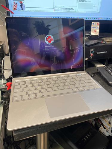 Computadora Portátil Microsoft Surface Laptop Go 1tb (Reacondicionado)