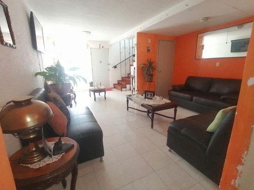 Imagen 8 de 12 de Casa Sola En Venta Amplia Casa En Esuqina Haciendas Pachuca