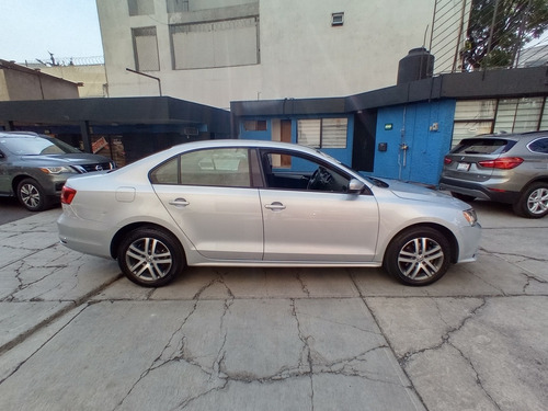 Imagen 6 de 15 de Volkswagen Jetta 2015 2.5 Trendline L5 Man B A Mt