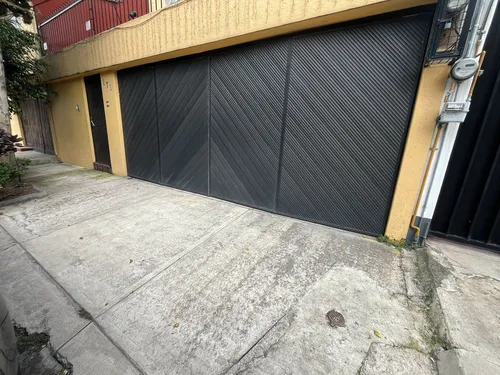 Casa En Venta Para Remodelar En Condominio En Irrigacion