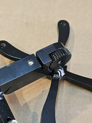 Imagen 4 de 5 de Porta Caramañola Doble Tria Mtb Ruta Bajo Asiento. Aluminio