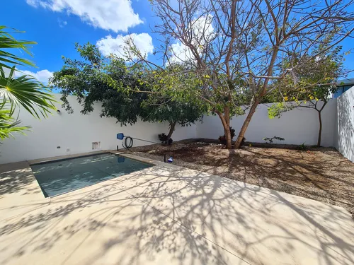 Casa En Renta De 3 Recámaras Y Piscina En Privada San José Tulipanes