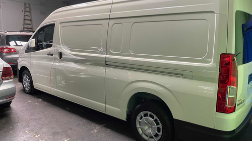 Imagen 6 de 11 de Toyota Hiace Furgón L2 H2
