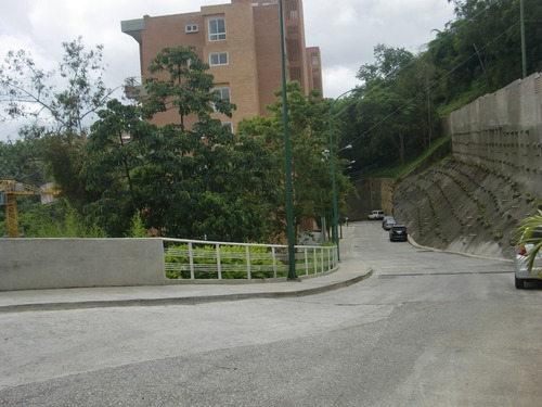 Alto Hatillo Espectacular Dúplex Financiamiento 50% Sin Intereses En 24 Meses Exclusivo Edificio Muy Joven Pozo De Agua 2habitaciones 3baños 2puestos Maletero Hermosa Vista Calle Cerrada Vigilancia