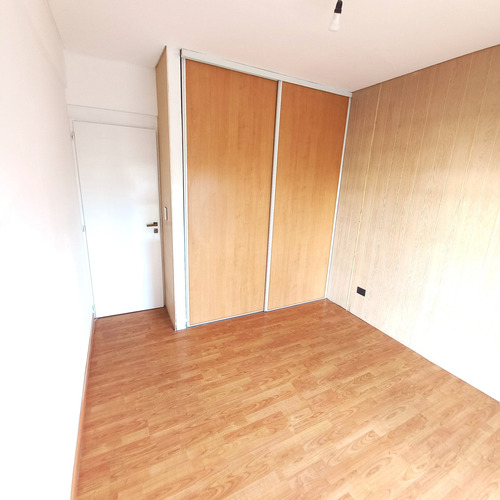 Departamento En Semi Piso 3 Ambientes, Calefacción Y Aa