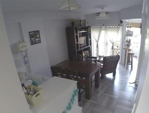 Imagen 1 de 10 de Departamento 2 Amb. Al Frente C/baulera En Saenz Peña