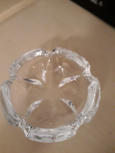 Imagem 2 de 3 de Cinzeiro Cristal 16cm De Diâmetro Lindo!