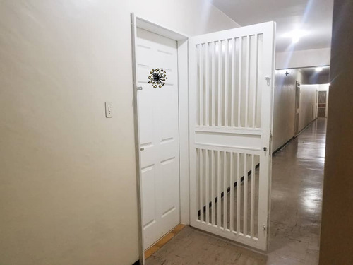 Imagen 2 de 6 de Jsgroup.vende Apto,en La Av Lebrum, Fatima P. 04241029375