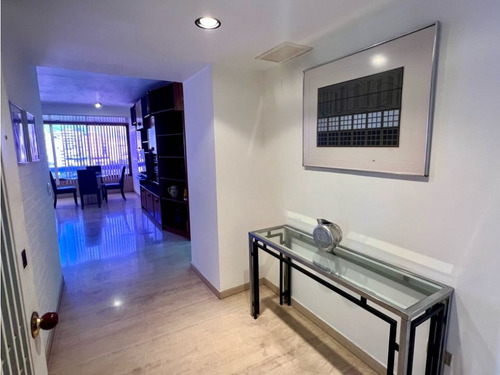 En Venta Apartamento 101m2 1h Más Estudio 2b 1p Altamira