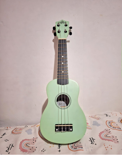 Ukelele Soprano De Estudio Bamboo En Muy Buen Estado.