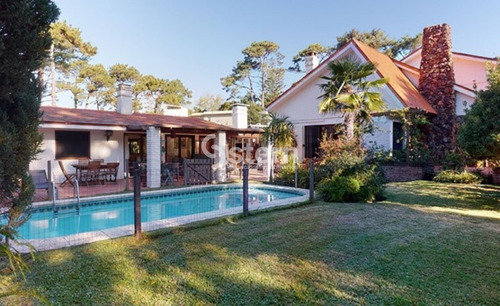 Imagen 2 de 25 de Venta Casa 5 Dormitorios, Playa Mansa, Punta Del Este