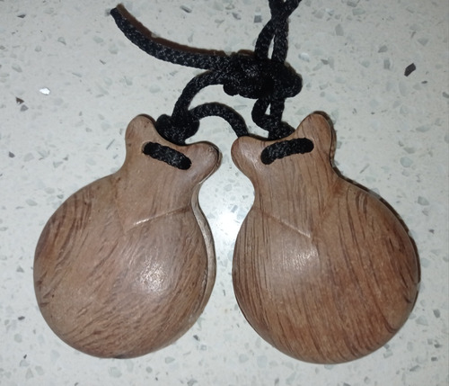 Castañuelas De Flamenco En Madera Sin Uso Previo 