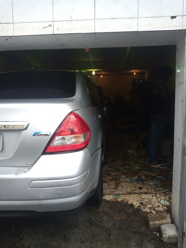 Nissan Tiida Sedan 2011 1.8 Flex 4p