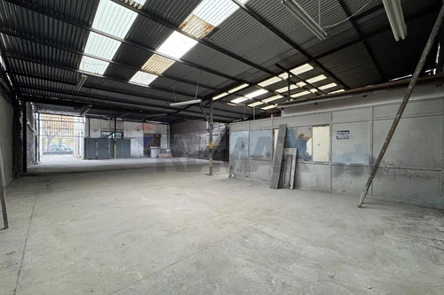 Arriendo Oficina Con Galpón Viel/autop Central