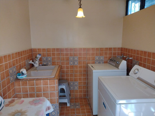 Imagen 13 de 30 de Vendo Hermosa Casa, Excelente Diseño Con Finos Acabados De Madera