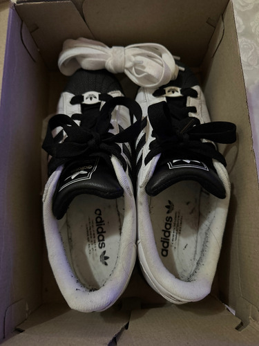 Adidas Superstar 2 Black And White 41 Usadas (Usado)