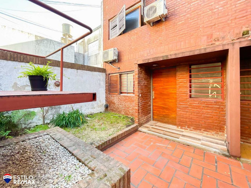 Ph En Vta. Al Frente. 2 Dorm. Patio. Coch. Permuta