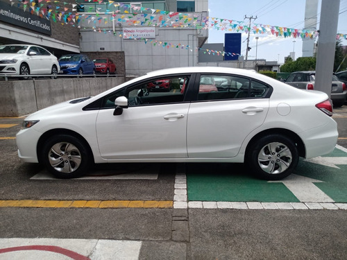 Imagen 6 de 15 de Honda Civic 2014 1.8 Lx Sedan Mt