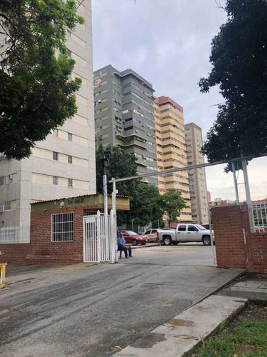 Venta Apartamento, Res Luis Xv, Urb Base Aragua. R.g