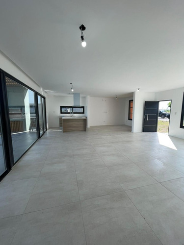 Casa En Venta Barrio San Sebastián - Barrio Privado Zona Norte - Entrega Inmediata - Dueño Directo Sin Comisión.