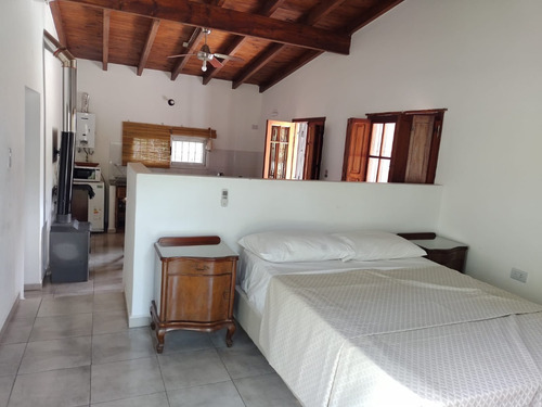 Imagen 4 de 13 de Casa De Campo Tipo Loft. En Villa De Las Rosas, Córdoba (traslasierra) Con Amplio Parque Y Pileta A Pocas Cuadras Del Centro.