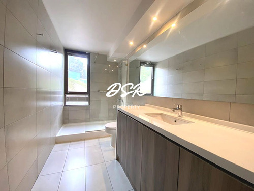 Excelente Depto De 3 D Mas Servicio Con Jardín Privado.