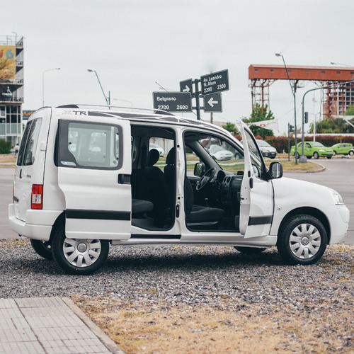 Imagen 6 de 10 de Citroen Berlingo Multispace Hdi 92 Xtr Am22.5