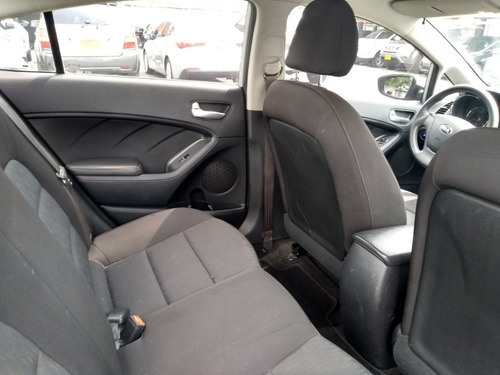 Kia Cerato Pro 1.6 Cc,mec,2015 Cristhian 3173188601