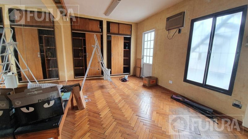 Imagen 10 de 29 de Gran Local En Venta Con Potencial Institucional O De Viviendas