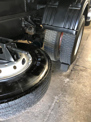 Imagem 8 de 9 de Caminhão Mercedes Benz 1720 Tanque