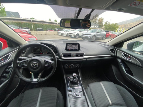 Mazda NEW 3 V
