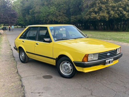 Imagen 3 de 10 de Ford Laser Gl