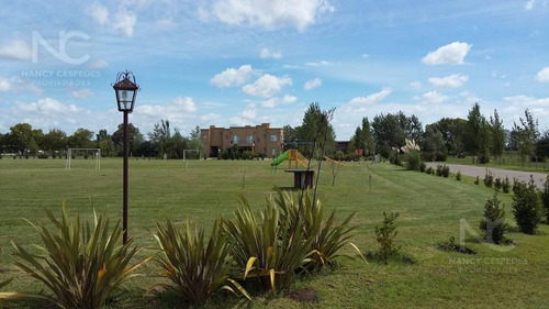Casa 4 Ambientes En Venta En Barrio Cerrado Lomas De Petion Cañuelas!!!