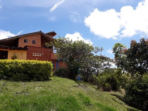 Finca Marinilla Via Peñol Guatapé