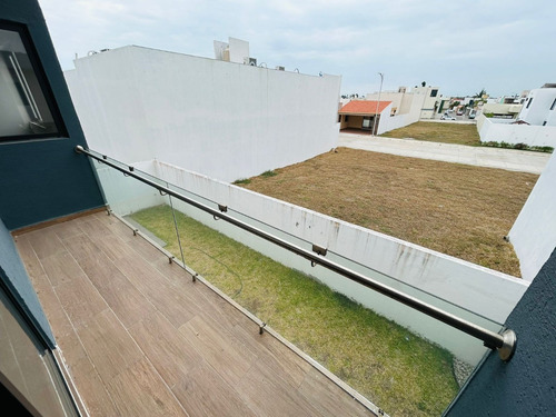 Casa En Venta En Veracruz, Fracc. Las Palmas En Medellín De Bravo, Ver.