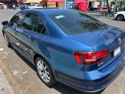 Volkswagen Jetta 2.0 L4 At