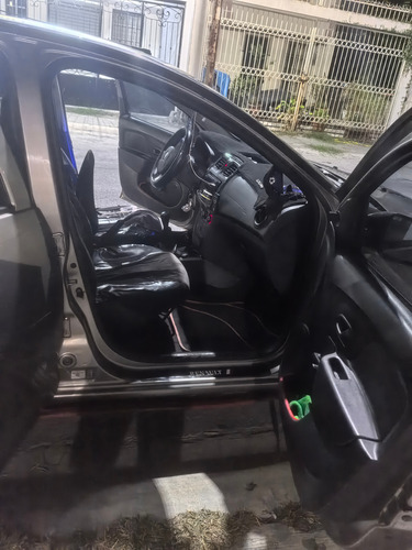 Renault Logan 1.6 Dynamique Mt
