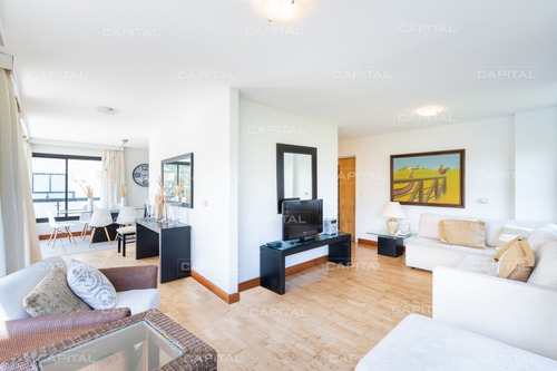 Moderno Apartamento En Alquiler De Tres Dormitorios En Primera Linea, Playa Brava- Ref: 30122