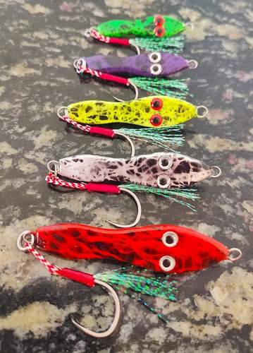 Imagem 2 de 7 de Kit 5 Iscas Jumping Jig Sapinho Tc 35 G + Anzol Suporte Hook