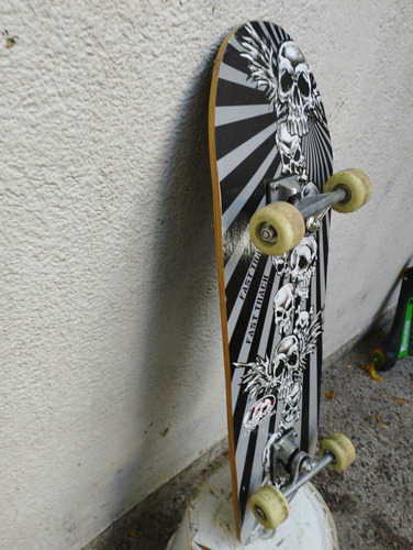 Ofertón!!! Patineta Skateboard 4 Ruedas Blancas Plateados (Usado)