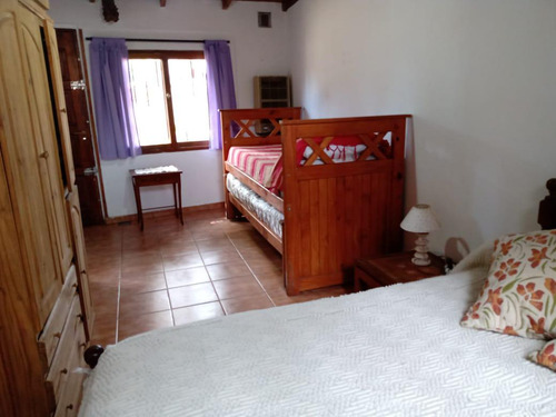 Casa En Venta - 4 Dormitorios 2 Baños - Cochera - 182mts2 - Villa Gesell