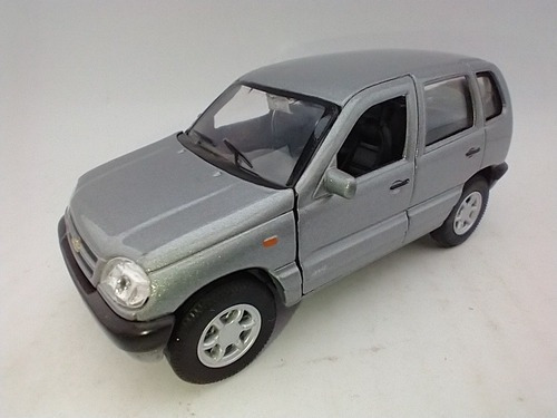 Niva Chevrolet 1/34 De Welly. Espectacular.