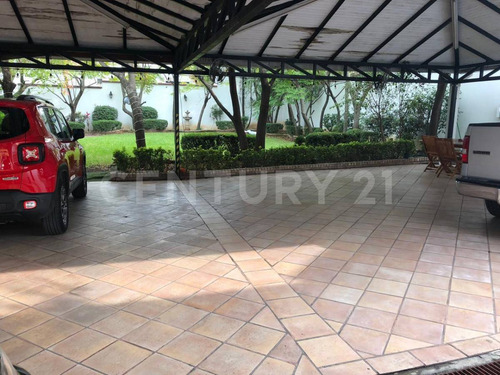 Terreno En Venta En Col. Lomas Del Valle En San Pedro Garza Garcia