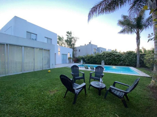Imagen 2 de 14 de Casa En Venta En Altos Del Sol