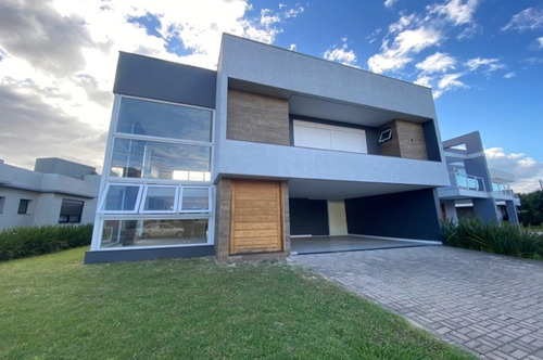 Imagem 3 de 29 de Casa À Venda Em Xangri-lá - Ca00995 - 34962131