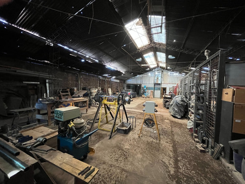 ¡¡propiedad Industrial Y Comercial Con Oficinas!!