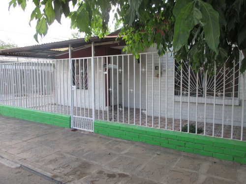 Pm08 Vende Amplia Casa Esquina Ubicada En San Felipe