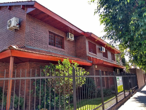 Excelente Chalet En Villa Ballester Zona Residencial, Lote De 36x50